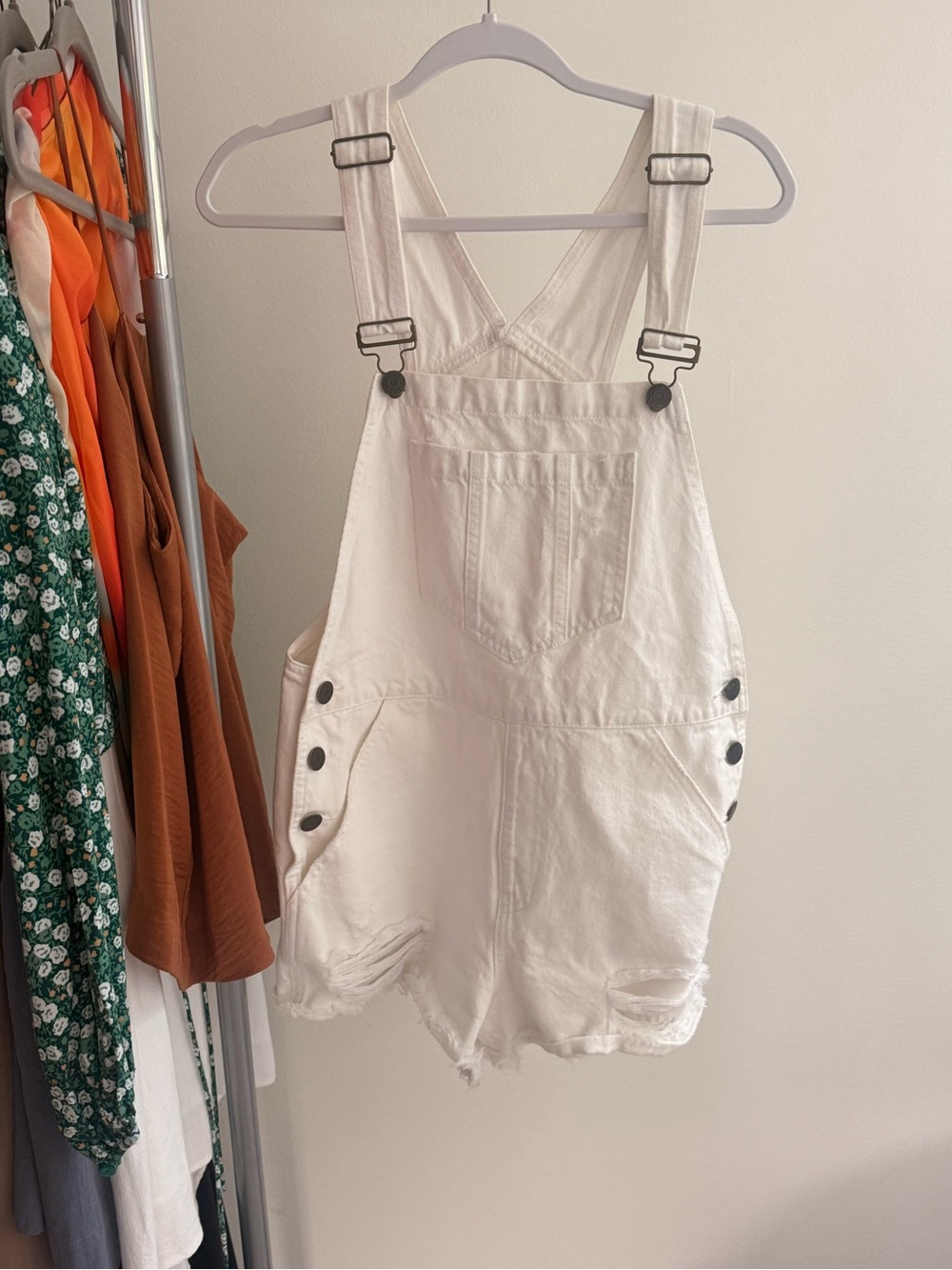 Show Me Your MuMu White Frayed Denim Short Overalls - Picture 3 of 8